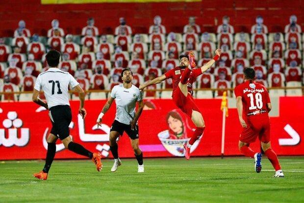تساوی خشن بدون گل پرسپولیس و شاهین در نیمه نخست! تساوی خشن بدون گل پرسپولیس و شاهین در نیمه نخست!