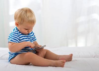 مدت زمان استفاده از موبایل و تبلت برای بچه ها چقدر باید باشد؟